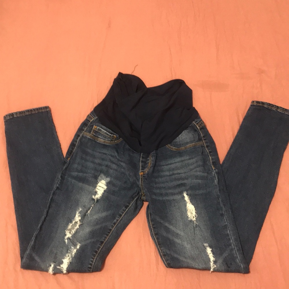 Ripped maternity jeans